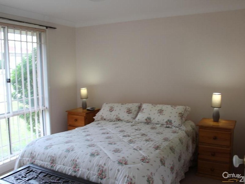 33 Timbara Crescent, Blue Haven NSW 2262