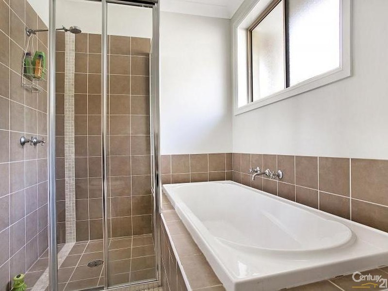 2 Storm Crescent, Blue Haven NSW 2262