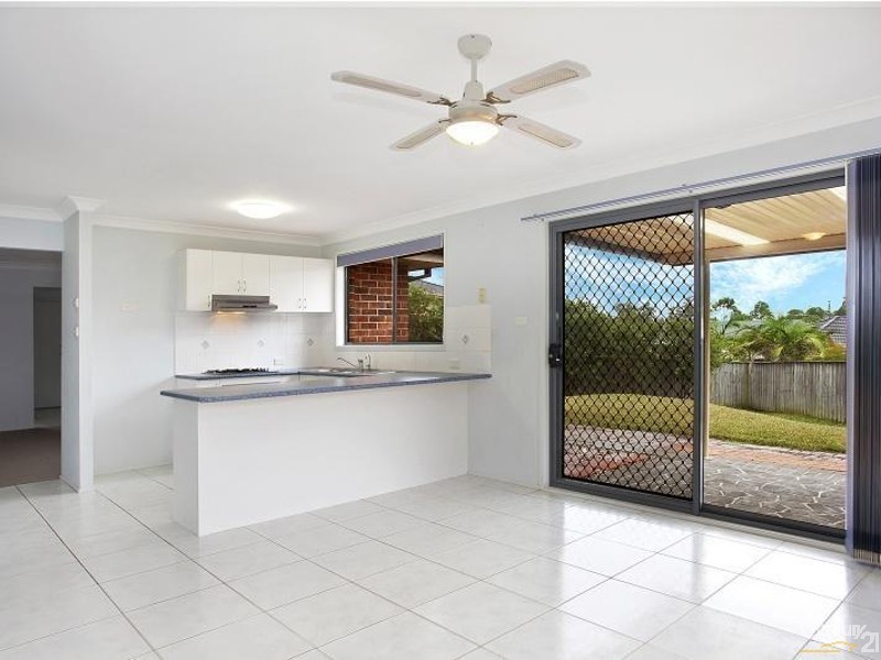 18 Washpool Crescent, Woongarrah NSW 2259