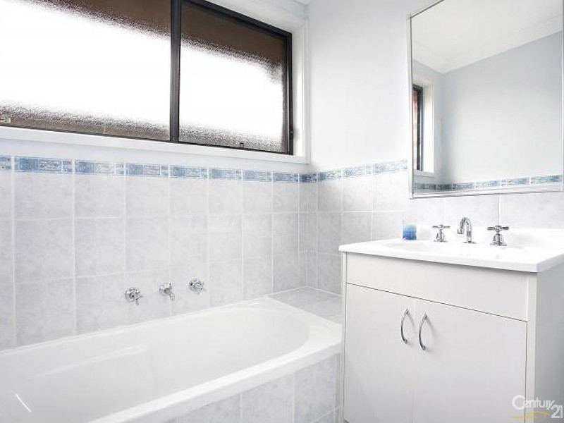 18 Washpool Crescent, Woongarrah NSW 2259