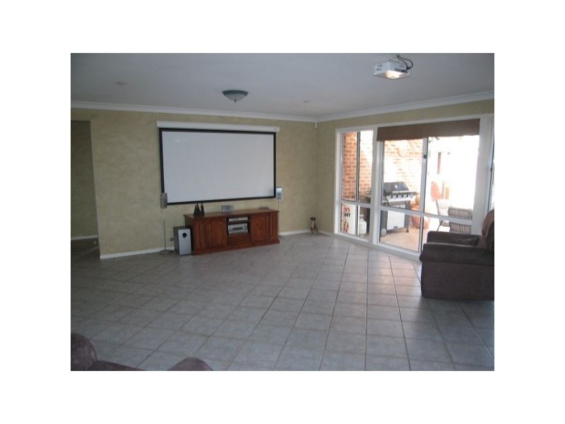 24 Plane Tree Circuit, Woongarrah NSW 2259