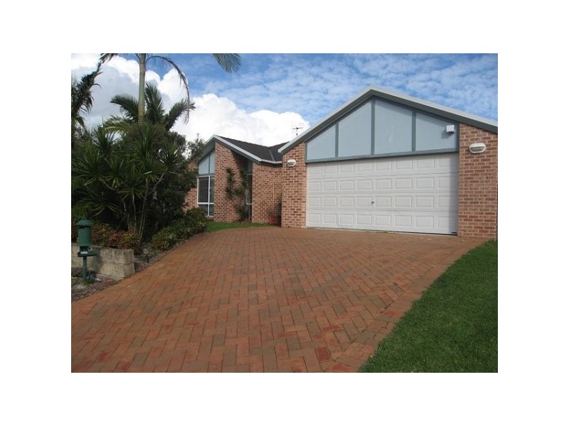 24 Plane Tree Circuit, Woongarrah NSW 2259