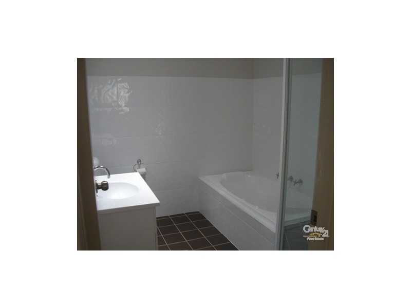 1/17-19 Robertson Street, Coniston NSW 2500