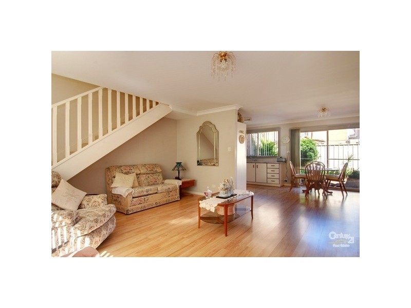 2/34 Rowland Avenue, Wollongong NSW 2500