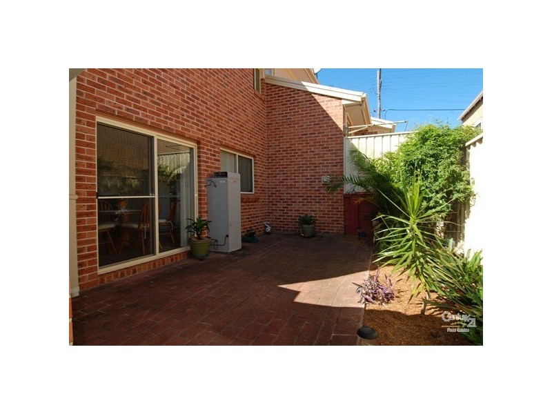 2/34 Rowland Avenue, Wollongong NSW 2500
