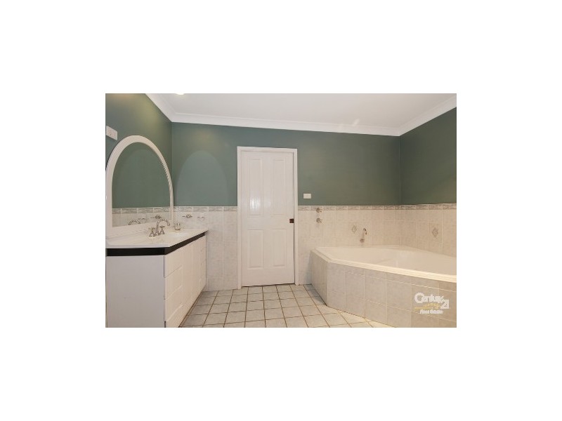 70 Nottingham Street, Berkeley NSW 2506