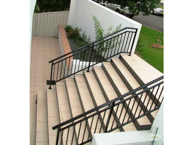 2/3 Parkinson Street, Wollongong NSW 2500