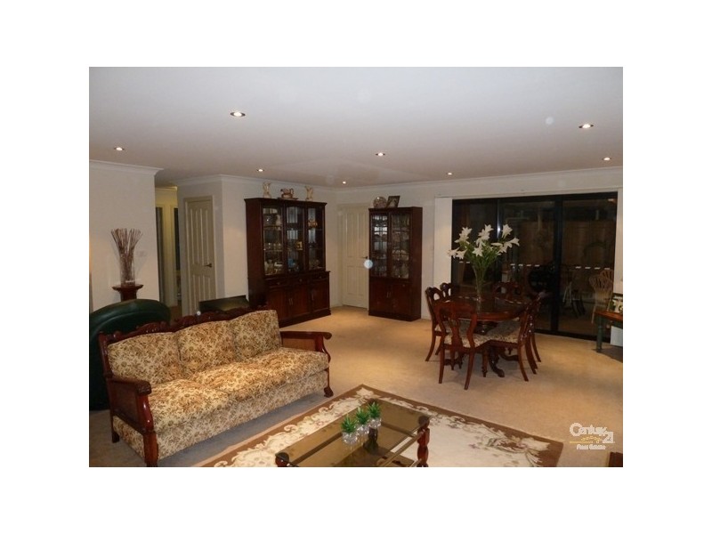 1/102 Gladstone Avenue, Coniston NSW 2500