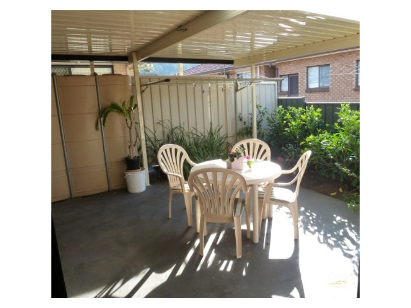 1/102 Gladstone Avenue, Coniston NSW 2500