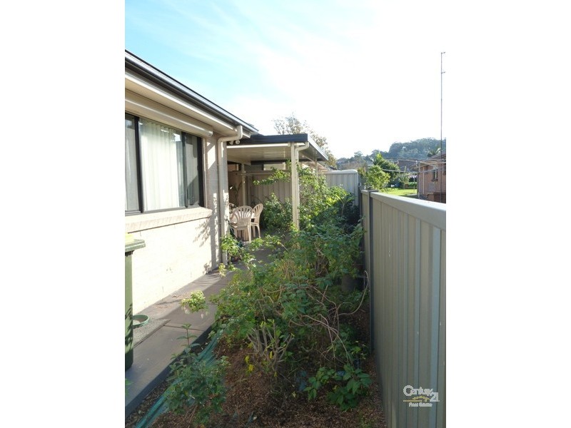 1/102 Gladstone Avenue, Coniston NSW 2500