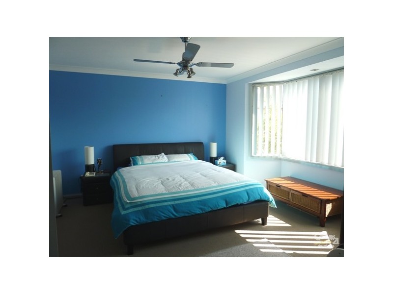 1 Loftus Drive, Barrack Heights NSW 2528