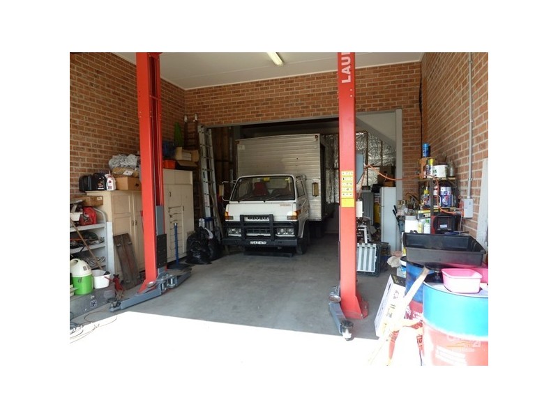 1 Loftus Drive, Barrack Heights NSW 2528