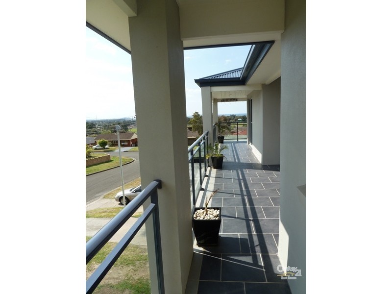 1 Loftus Drive, Barrack Heights NSW 2528