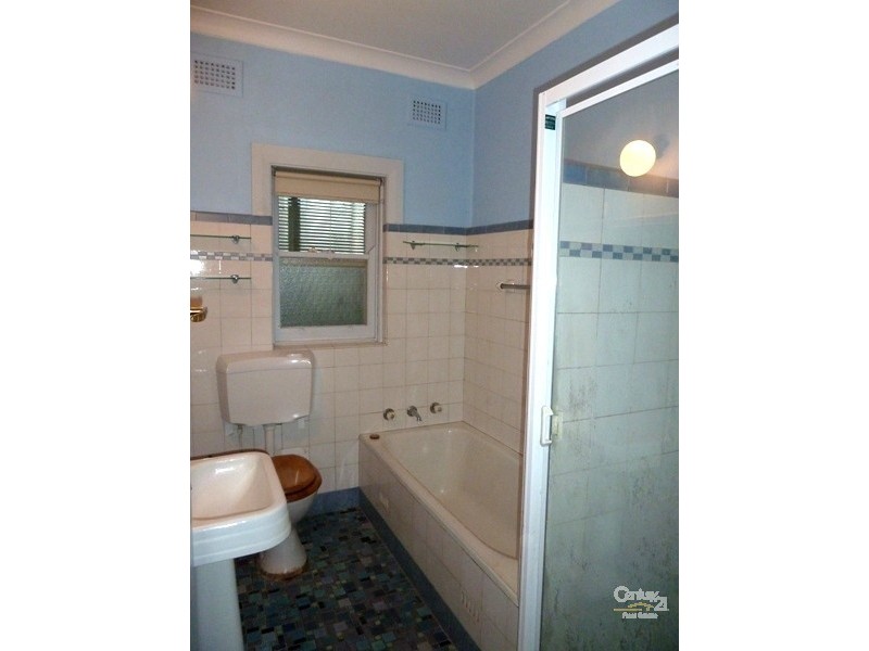 9 Walter street, Mangerton NSW 2500