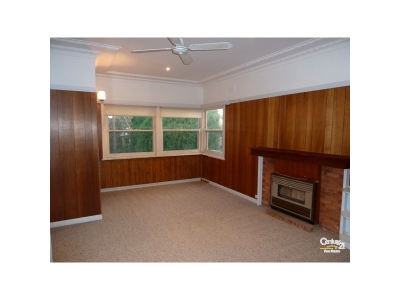 9 Walter Street, Mangerton NSW 2500