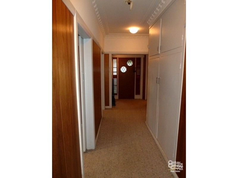 9 Walter Street, Mangerton NSW 2500