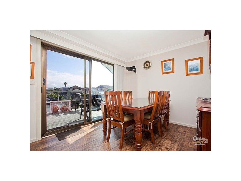2 Dorrigo Avenue, Woonona NSW 2517