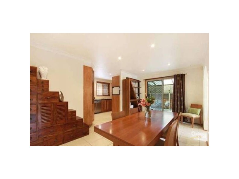 2/124 Ocean Street, Mount Saint Thomas NSW 2500