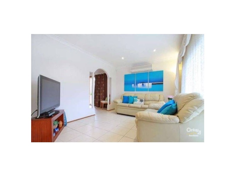 2/124 Ocean Street, Mount Saint Thomas NSW 2500