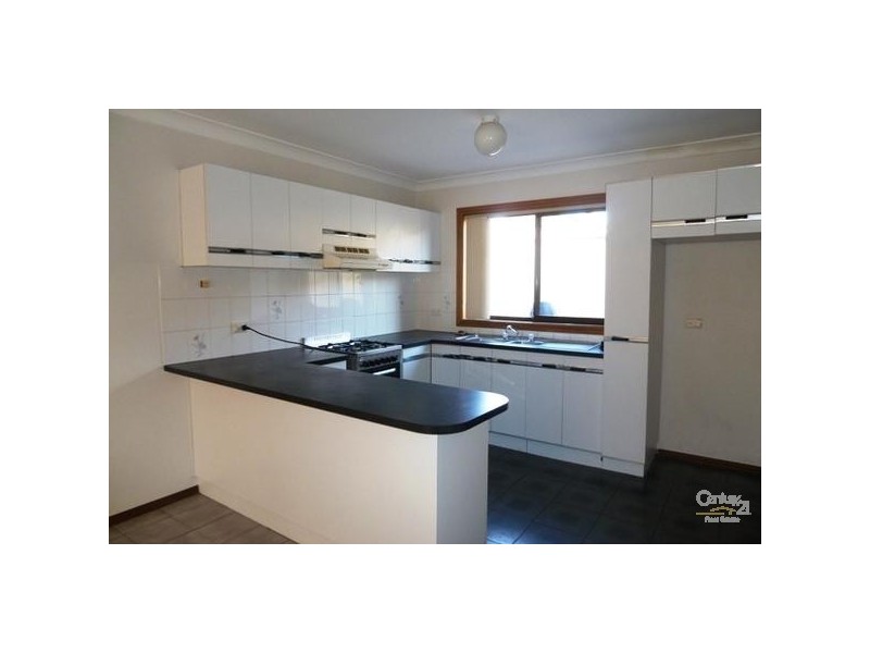 1/4 Heaslip Street, Coniston NSW 2500