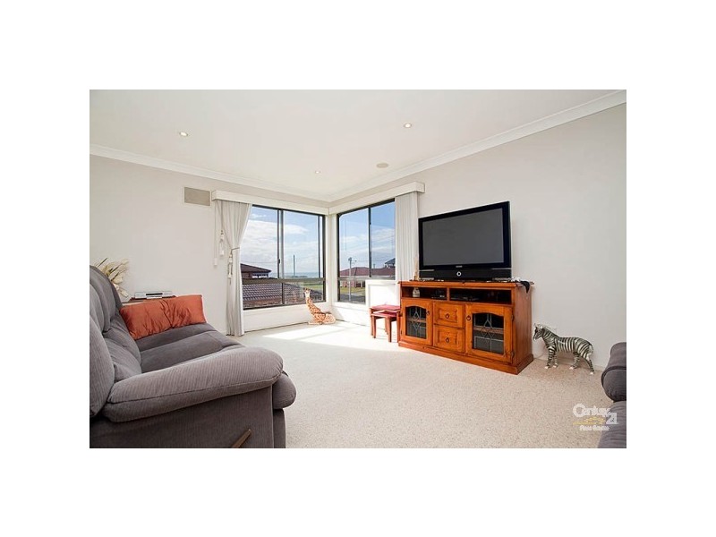 2 Dorrigo Avenue, Woonona NSW 2517