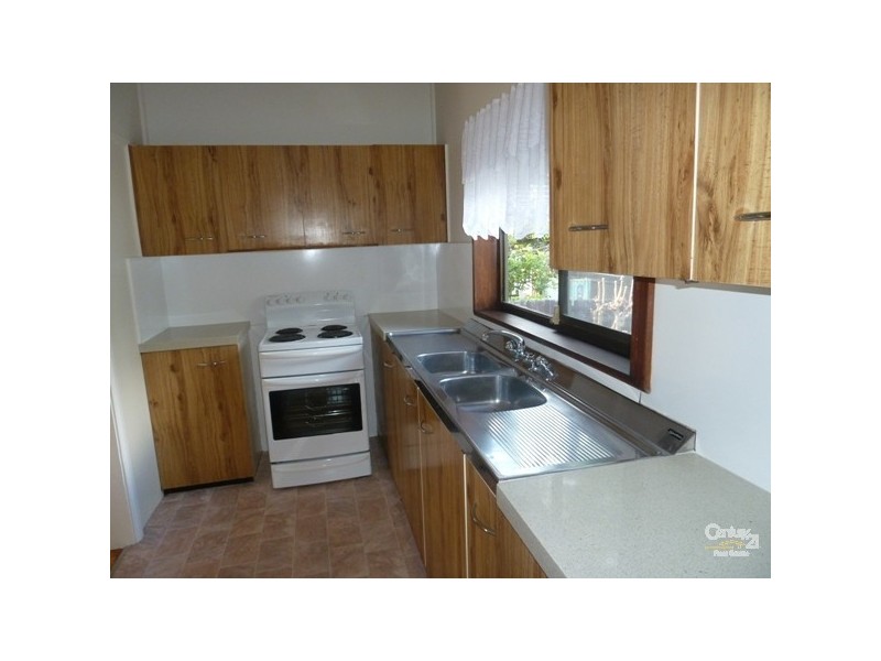 73 Northcliffe Drive, Lake Heights NSW 2502