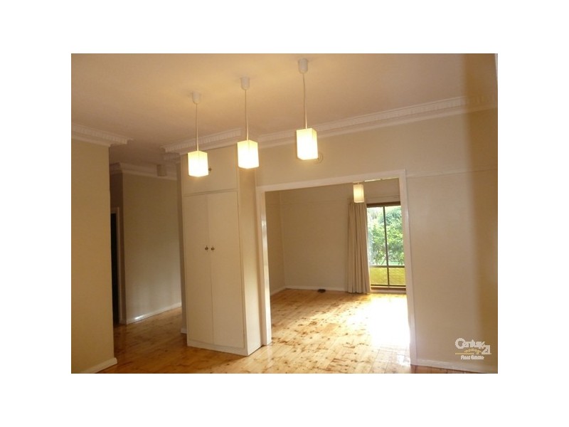73 Northcliffe Drive, Lake Heights NSW 2502