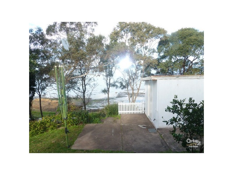 73 Northcliffe Drive, Lake Heights NSW 2502