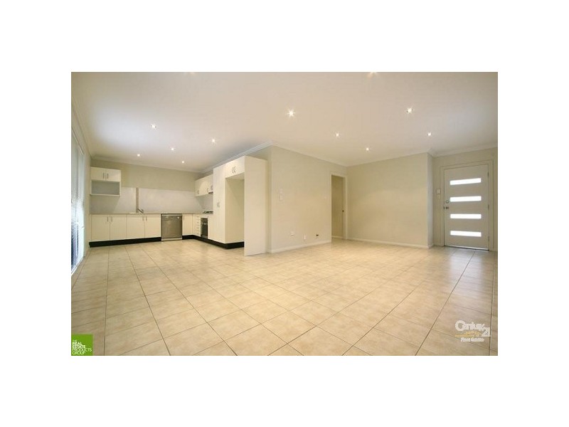 1/50 Greenacre Road, Wollongong NSW 2500