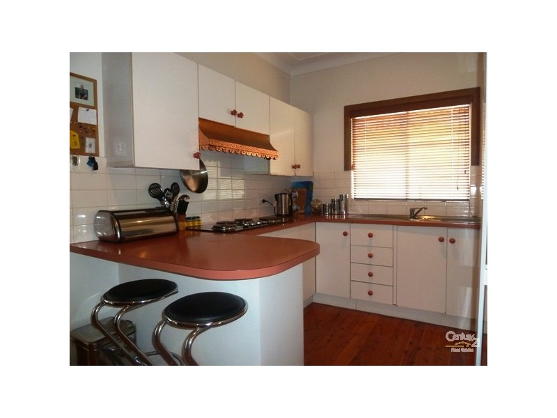 28 Burrell Crescent, Dapto NSW 2530