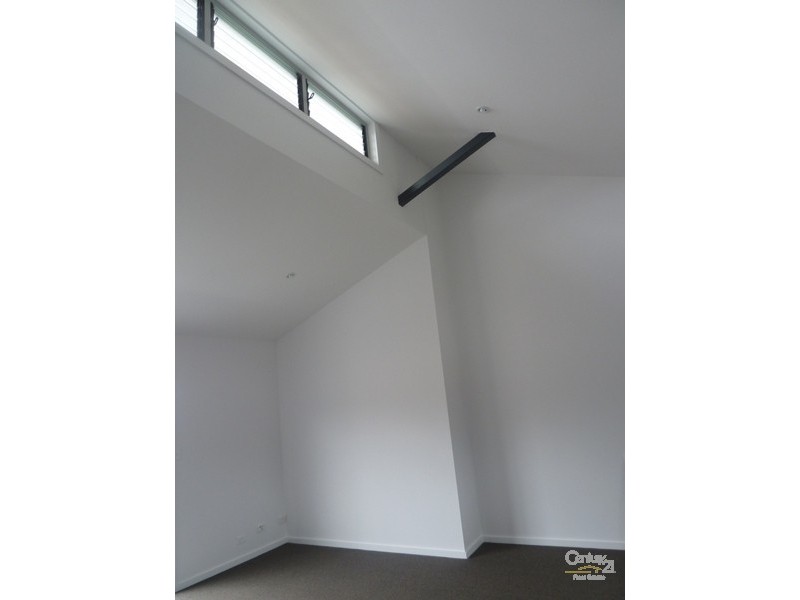 6/15 Myrtle Street, Coniston NSW 2500