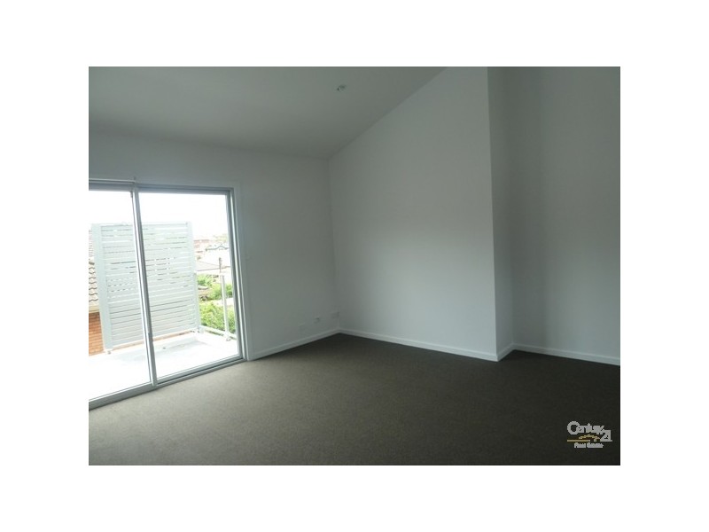 6/15 Myrtle Street, Coniston NSW 2500