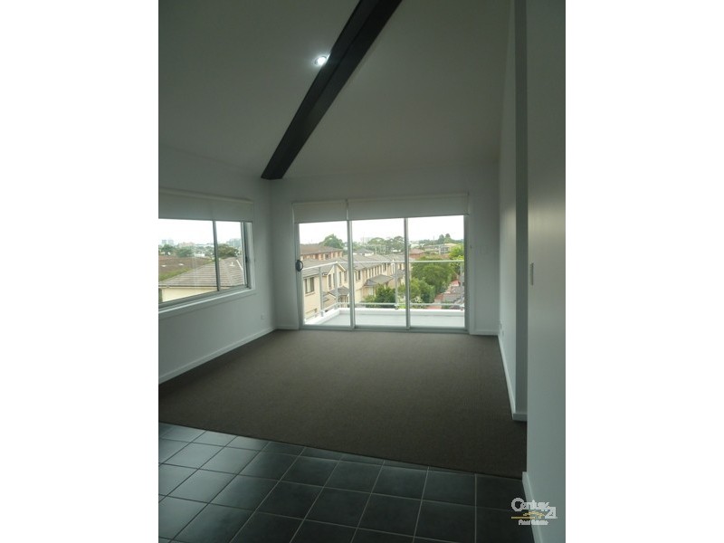 5/15 Myrtle Street, Coniston NSW 2500