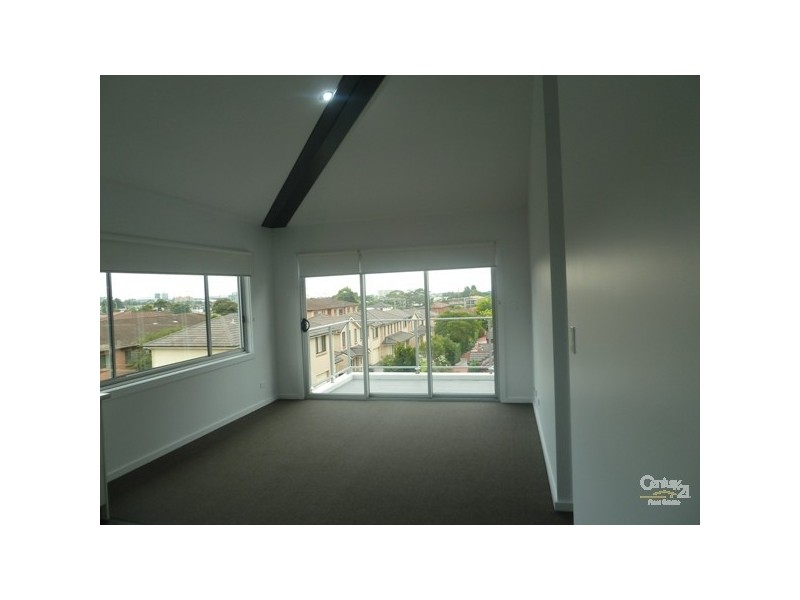 5/15 Myrtle Street, Coniston NSW 2500