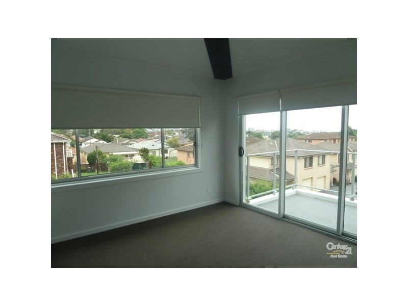 5/15 Myrtle Street, Coniston NSW 2500