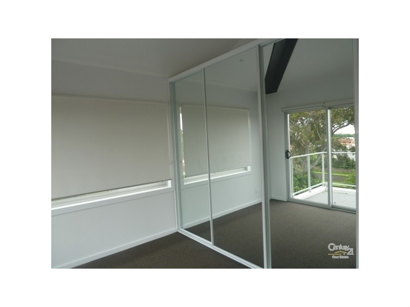 5/15 Myrtle Street, Coniston NSW 2500