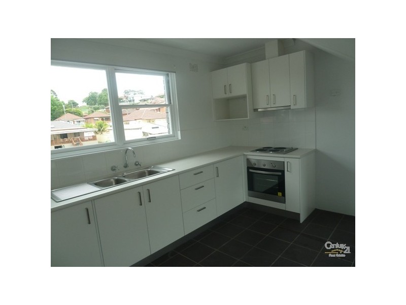 4/15 Myrtle Street, Coniston NSW 2500