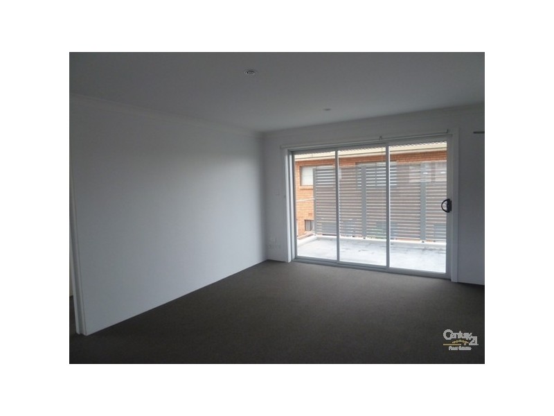4/15 Myrtle Street, Coniston NSW 2500
