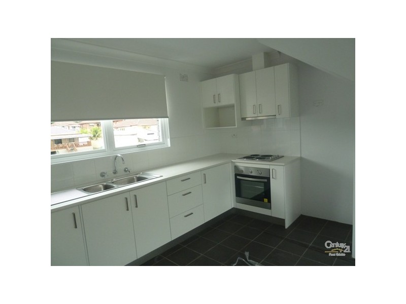 3/15 Myrtle Street, Coniston NSW 2500