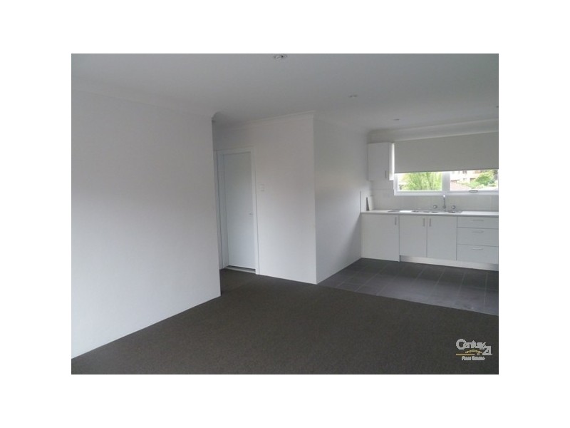 3/15 Myrtle Street, Coniston NSW 2500