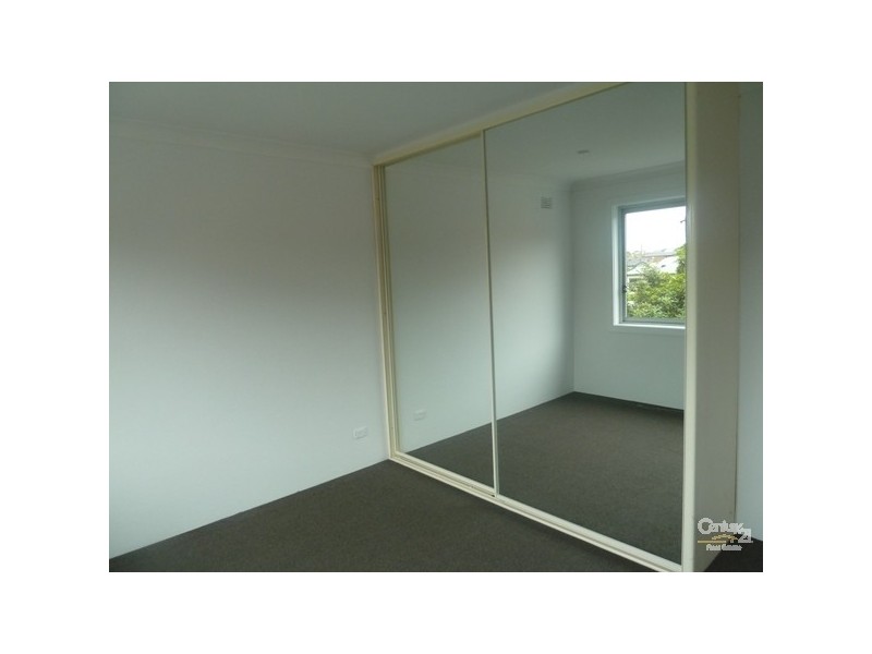3/15 Myrtle Street, Coniston NSW 2500