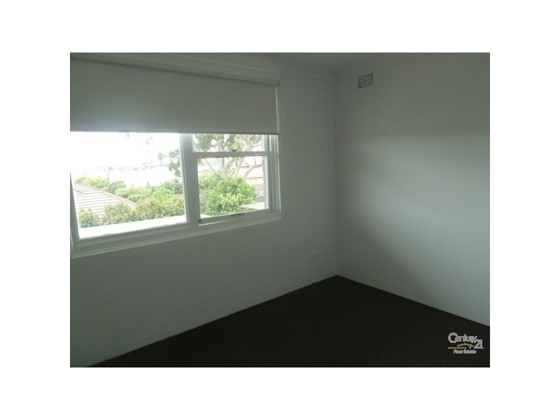 3/15 Myrtle Street, Coniston NSW 2500