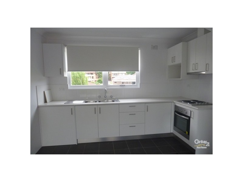 3/15 Myrtle Street, Coniston NSW 2500