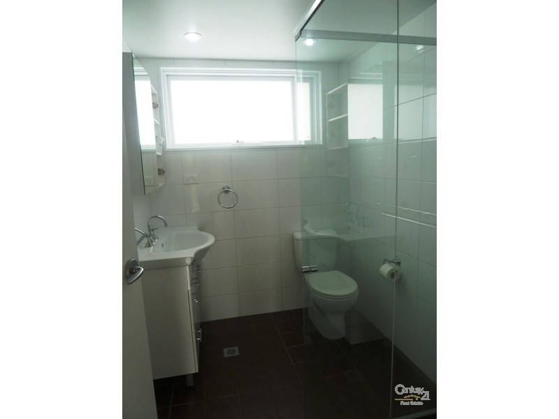 1/15 Myrtle Street, Coniston NSW 2500