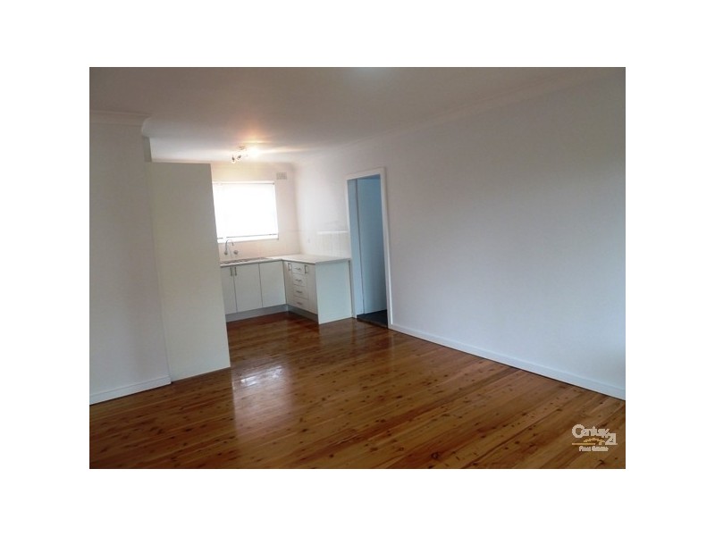 1/15 Myrtle Street, Coniston NSW 2500