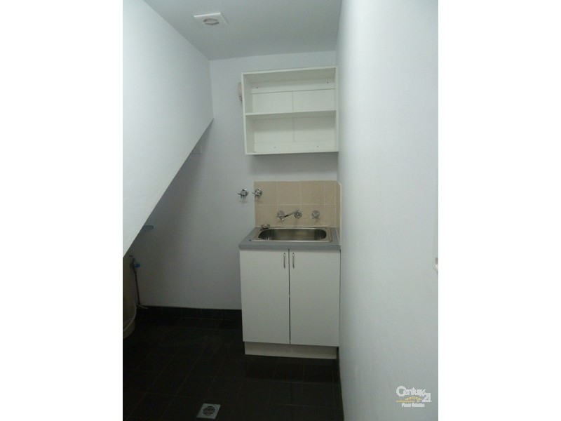 1/15 Myrtle Street, Coniston NSW 2500