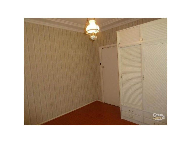 49 Northcliffe Drive, Lake Heights NSW 2502