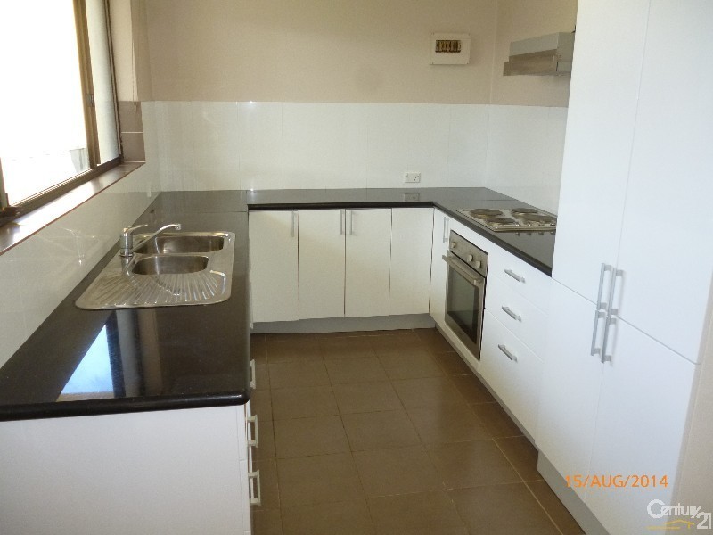 2/44 Tait Ave, Kanahooka NSW 2530