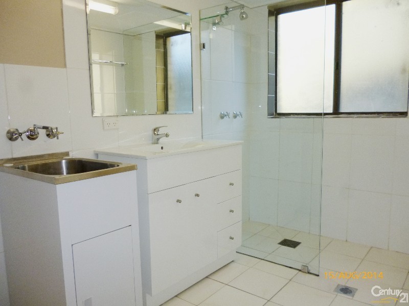 2/44 Tait Ave, Kanahooka NSW 2530