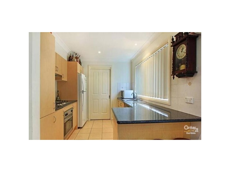 2/4 Victoria Street, Unanderra NSW 2526